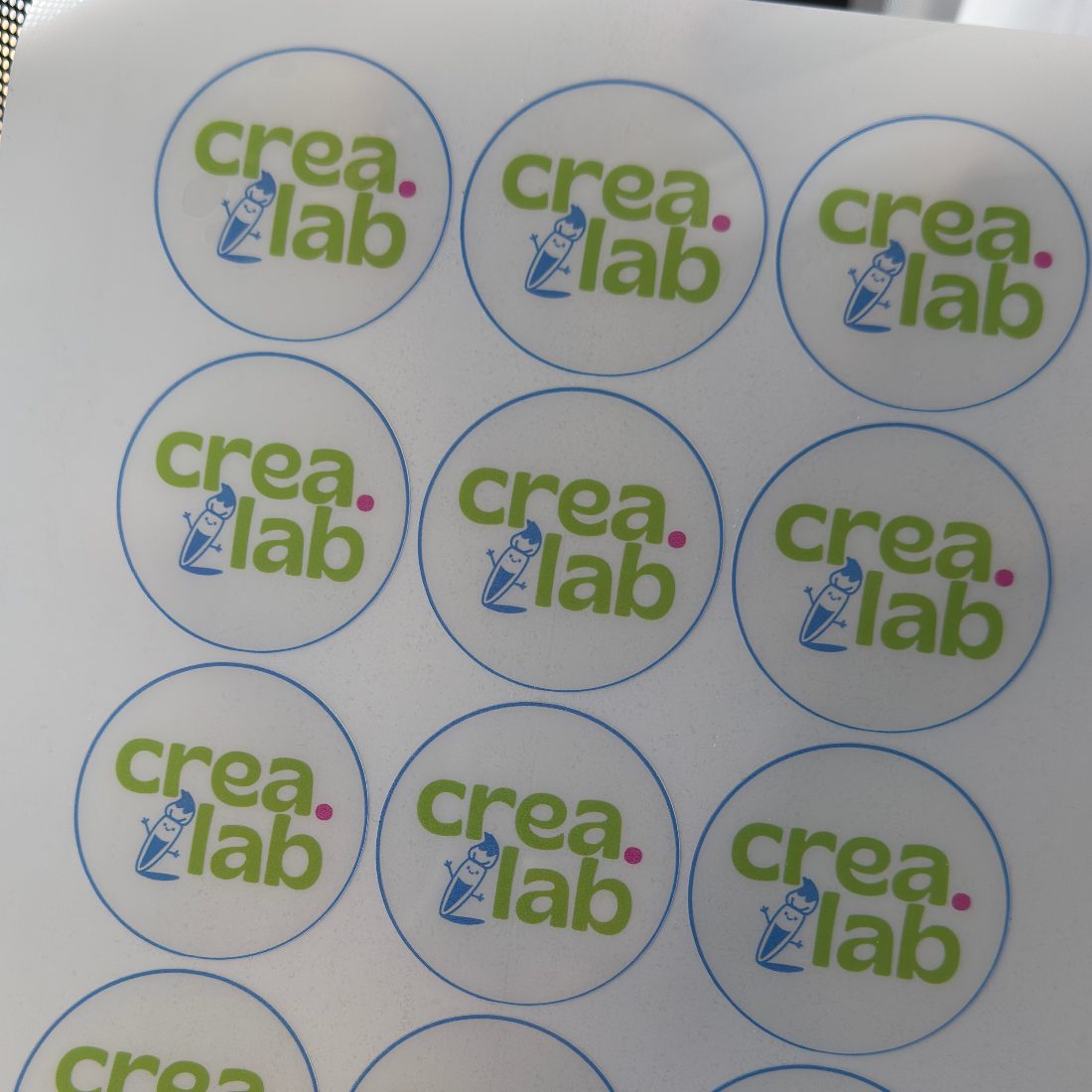 Hoja de sticker personalizados variante Hoja transparente 5 cm.